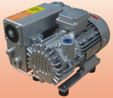 Oil lubricated rotary vane vacuum pump